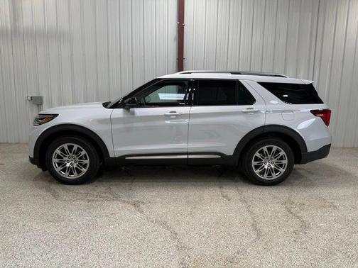 Space White Metallic 2026 Ford Explorer Platinum
