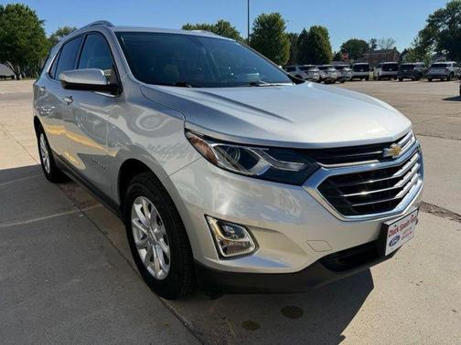 Silver Ice Metallic 2019 Chevrolet Equinox 1LT