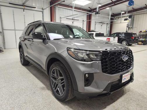 Carbonized Gray Metallic 2026 Ford Explorer ST-Line