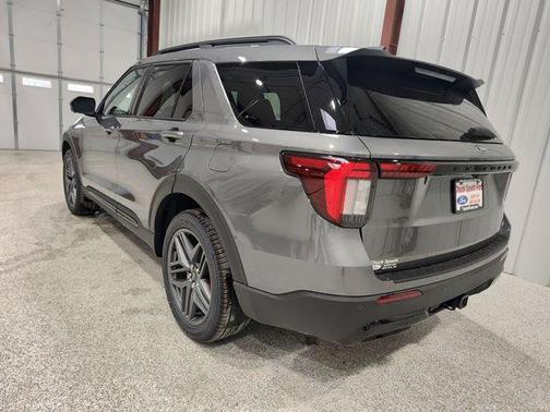Carbonized Gray Metallic 2026 Ford Explorer ST-Line