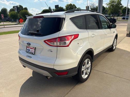 White Platinum Metallic Tri-Coat 2016 Ford Escape SE