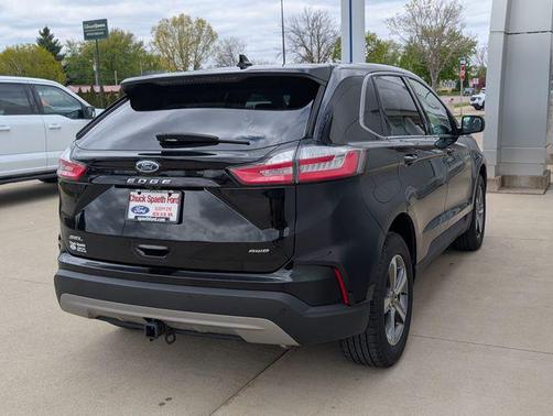 Agate Black Metallic 2024 Ford Edge SEL