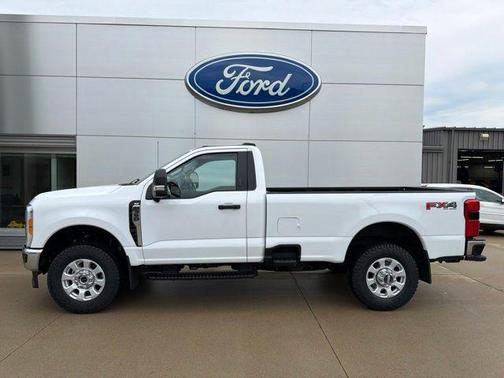 Oxford White 2023 Ford F-350 XLT