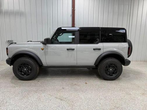 Avalanche Gray 2026 Ford Bronco Badlands