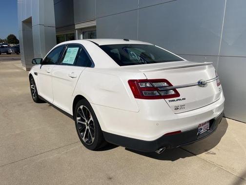 2016 Ford Taurus SEL
