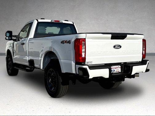 Oxford White 2027 Ford F-350 XL
