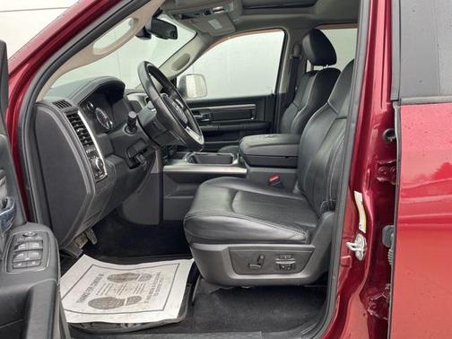 2018 RAM 3500 Laramie Crew Cab 4x4 6'4' Box