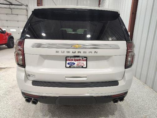 Iridescent Pearl Tricoat 2023 Chevrolet Suburban 4WD High Country