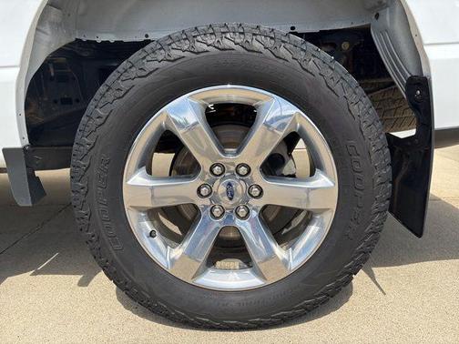 Oxford White 2023 Ford F-150 Lariat