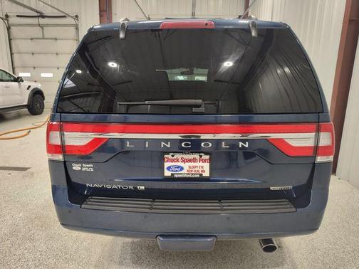 2016 Lincoln Navigator Select