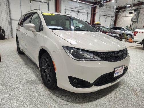 Luxury White Pearlcoat 2020 Chrysler Pacifica Touring-L Plus