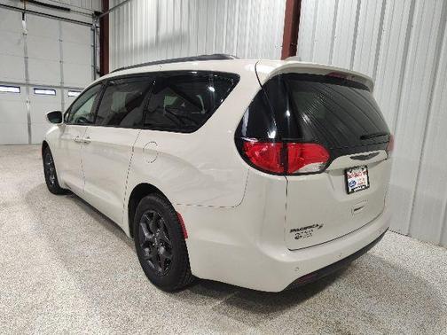 Luxury White Pearlcoat 2020 Chrysler Pacifica Touring-L Plus
