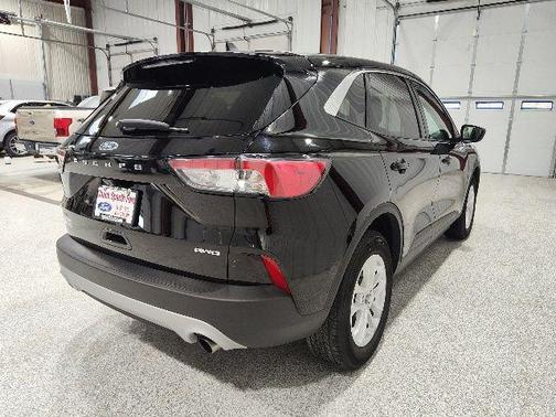 Agate Black Metallic 2022 Ford Escape SE