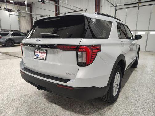 Space White Metallic 2026 Ford Explorer Active