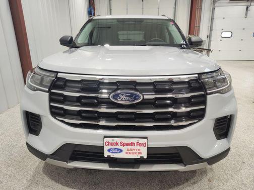 Space White Metallic 2026 Ford Explorer Active