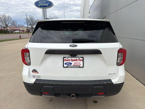 Star White Metallic Tri-Coat 2022 Ford Explorer Timberline