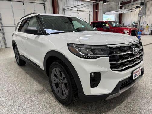 Star White Metallic Tri-Coat 2026 Ford Explorer Active