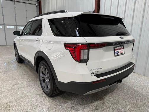 Star White Metallic Tri-Coat 2026 Ford Explorer Active