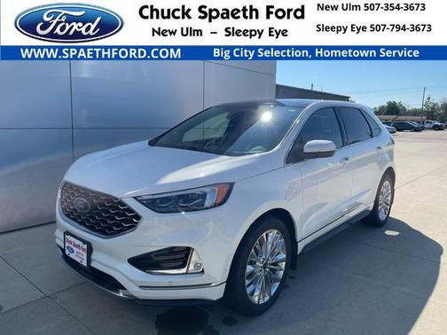 2022 Ford Edge Titanium