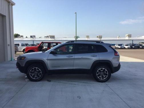 2020 Jeep Cherokee Trailhawk