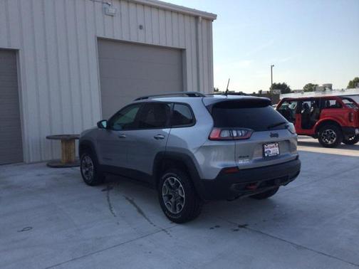 2020 Jeep Cherokee Trailhawk