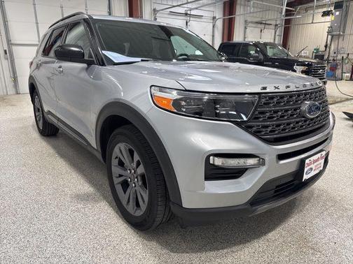 Iconic Silver Metallic 2023 Ford Explorer XLT