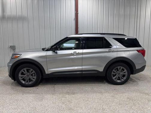 Iconic Silver Metallic 2023 Ford Explorer XLT