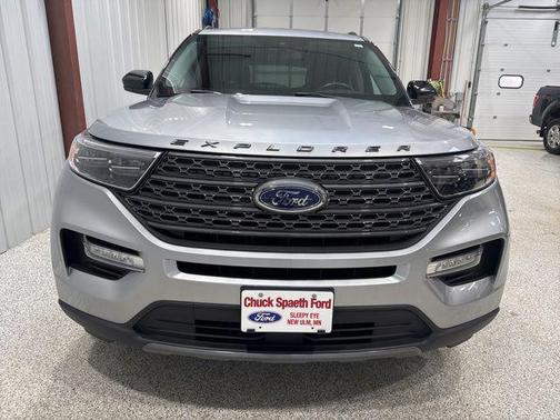 Iconic Silver Metallic 2023 Ford Explorer XLT
