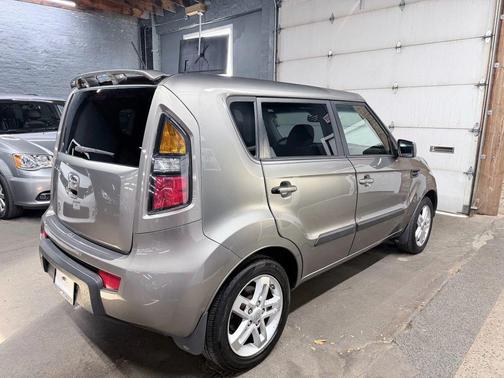 2011 Kia Soul +