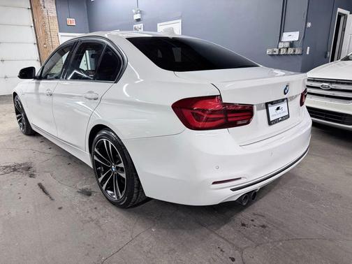 2018 BMW 330e iPerformance