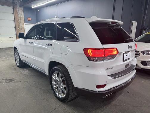 2016 Jeep Grand Cherokee Summit