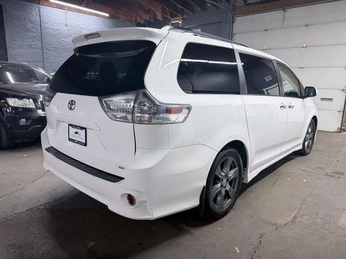 2017 Toyota Sienna SE Premium