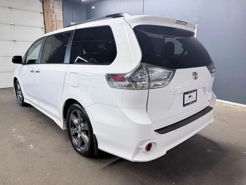 2017 Toyota Sienna SE Premium