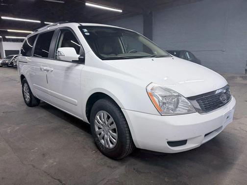 2012 Kia Sedona LX