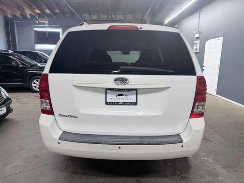 2012 Kia Sedona LX