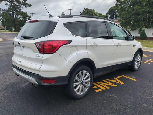 WHITE PLATINUM MET TRI-COAT 2019 Ford Escape SEL