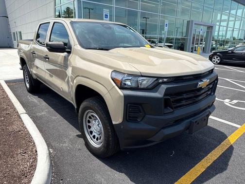 Sand Dune Metallic 2024 Chevrolet Colorado WT