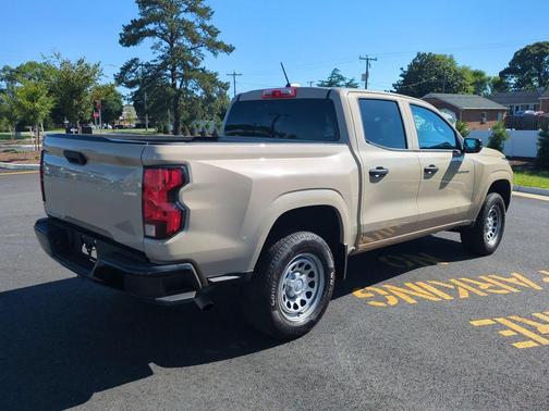 Sand Dune Metallic 2024 Chevrolet Colorado WT