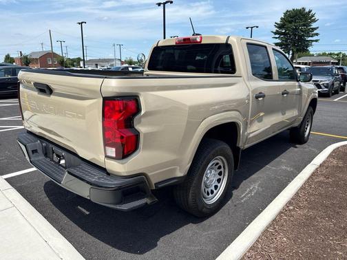Sand Dune Metallic 2024 Chevrolet Colorado WT
