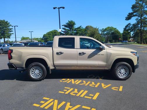 Sand Dune Metallic 2024 Chevrolet Colorado WT