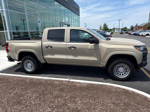 Sand Dune Metallic 2024 Chevrolet Colorado WT
