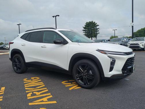Summit White 2024 Chevrolet Trax FWD ACTIV