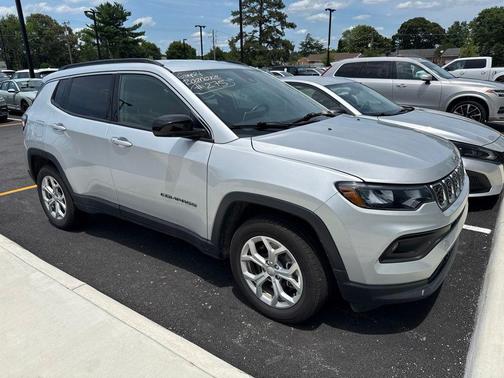 Silver Zynith Metallic Clearcoat 2024 Jeep Compass Latitude