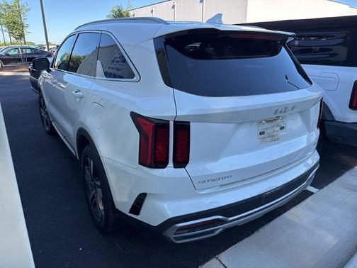 Snow White Pearl 2023 Kia Sorento Hybrid EX