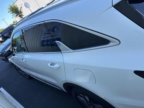 Snow White Pearl 2023 Kia Sorento Hybrid EX