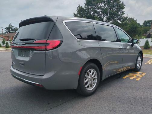 Ceramic Gray Clearcoat 2025 Chrysler Pacifica L