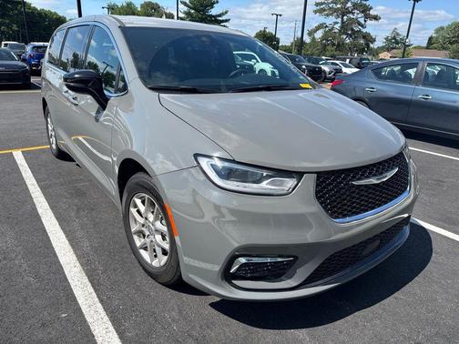 Ceramic Gray Clearcoat 2025 Chrysler Pacifica L