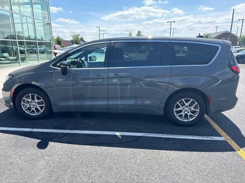 Ceramic Gray Clearcoat 2025 Chrysler Pacifica L