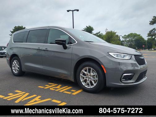 Ceramic Gray Clearcoat 2025 Chrysler Pacifica L