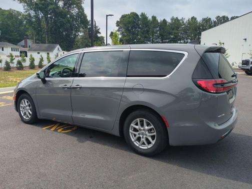 Ceramic Gray Clearcoat 2025 Chrysler Pacifica L